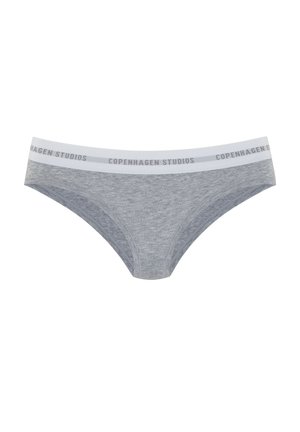 Slip en coton gris avec une ceinture élastique blanche ornée de "COPENHAGEN STUDIOS" en texte gris. Le tissu présente un aspect doux et texturé.