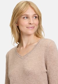 Betty Barclay - Sweter