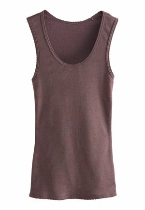 Pruun ribadega tank top, millel on laiad õlastõmbed ja ümar kaelus, millel on laineline serv ja pehme tekstuur.