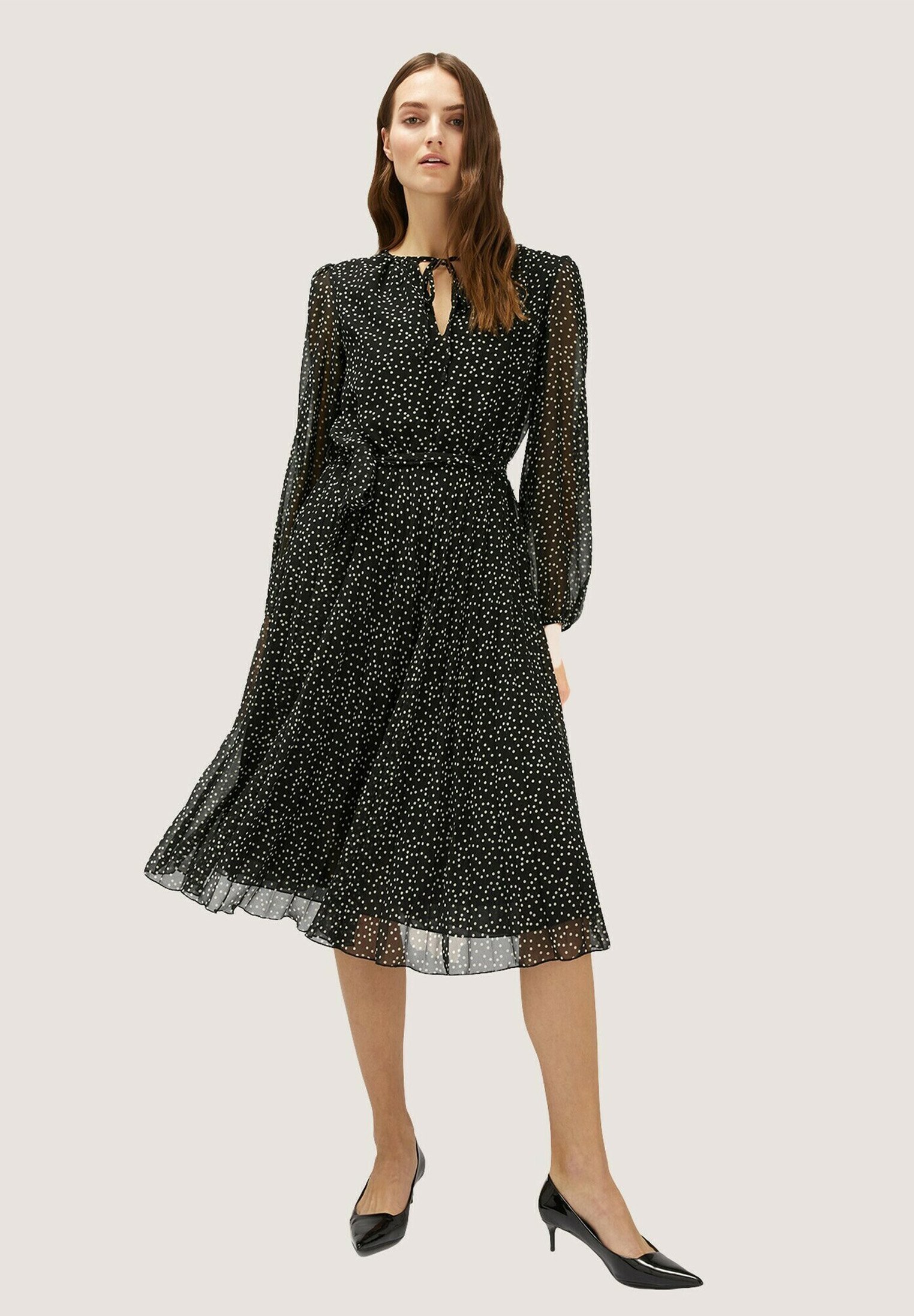 Abiti Cerimonia Abbigliamento Motivi Inverno 2019 Pois Vestito