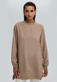 Unselected, mink