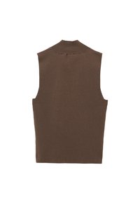 Bruine gebreide mouwloze top met een hoge kraag. Rechte snit met zijopeningen, gladde textuur en minimale details.