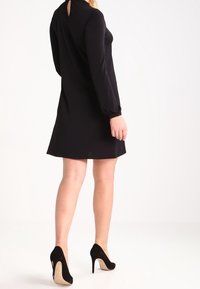 Dorothy Perkins Trikoomekko - black