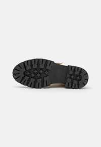 NAE Vegan Shoes Polobotky - white