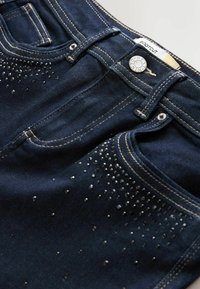 Unselected, rinse blue embellished