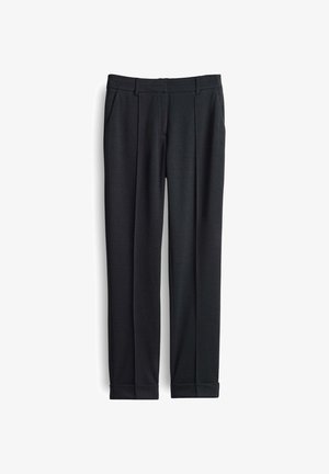 Pantaloni neri formali con passanti per cintura, tasche laterali oblique, pince anteriori e orli con risvolto, esposti su uno sfondo bianco.