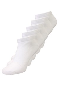 Weiße Knöchelsocken mit einem gerippten Bündchen und glatter Textur, in einer versetzten Anordnung präsentiert. Das Set umfasst mehrere Paare.