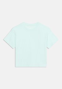 Δεν επιλέχθηκε, barely green