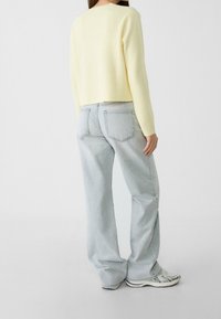Stradivarius Džíny Relaxed Fit - dark grey