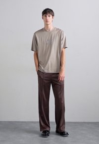 Emporio Armani T-shirt imprimé - incenso