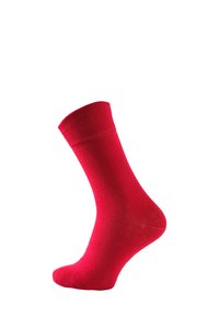 Rote Baumwollsocke, Knöchellänge, glatte Textur, gerippter Bund, nahtlose Zehenpartie, einfarbig, ohne Muster oder zusätzliche Akzente.