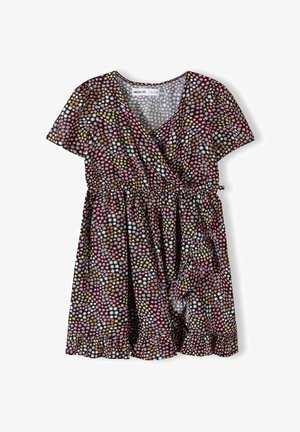 Fekete virágmintás, rövid ujjú wrap ruha, összegyűrt derékkal és színes margaréta mintákkal rózsaszín, fehér és narancssárga árnyalatokban.