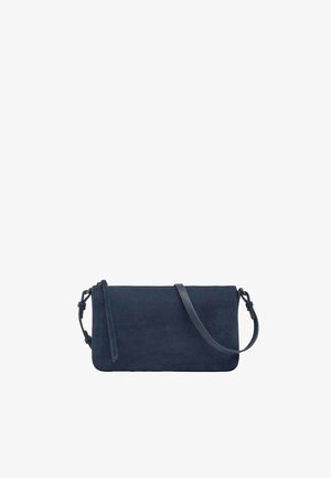Kleine dunkelblaue Wildleder-Umhängetasche mit verstellbarem Riemen und minimalistischem Design auf weißem Hintergrund.