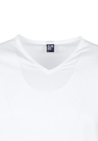 Witte v-hals t-shirt van zachte stof. Voorzien van een label met 'ALAN RED' merk, maat 'M', en een gladde, effen uitstraling.