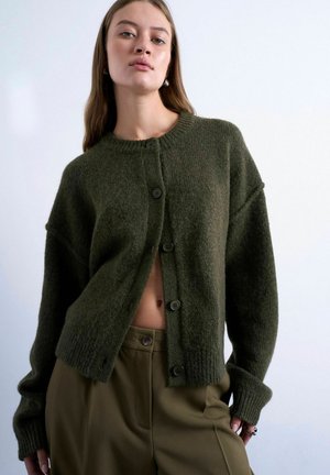 TSSASHA - Cardigan - khaki