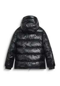 Chaqueta puff negra brillante con acolchado horizontal y capucha adjunta, vista desde la parte trasera sobre un fondo blanco.