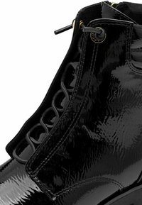Marco Tozzi Bottines à lacets - black patent