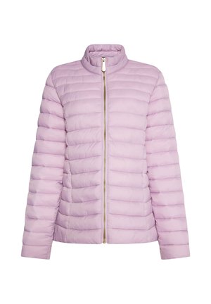 Giacca a vento di puffer viola chiaro con colletto alto, design a trapuntatura orizzontale e chiusura con zip dorata. Materiale esterno leggermente testurizzato.