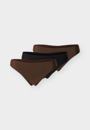 Trois sous-vêtements sans couture de style bikini en marron et noir, disposés en pile décalée sur un fond uni.