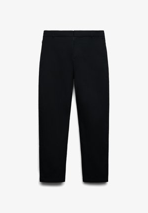 Pantaloni neri a taglio dritto, realizzati in tessuto intrecciato. Presentano una zip, passanti per cintura e tasche laterali. Texture liscia, senza motivi visibili.