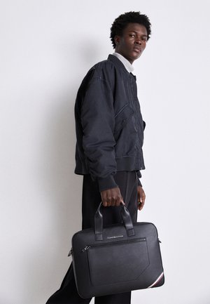 CENTRAL SLIM COMPUTER BAG UNISEX - Geantă laptop - black