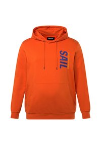 Felpa arancione con tasca frontale, cappuccio regolabile con cordino e testo verticale "SAIL" in stampa blu e gialla sul lato sinistro. Tessuto misto cotone.