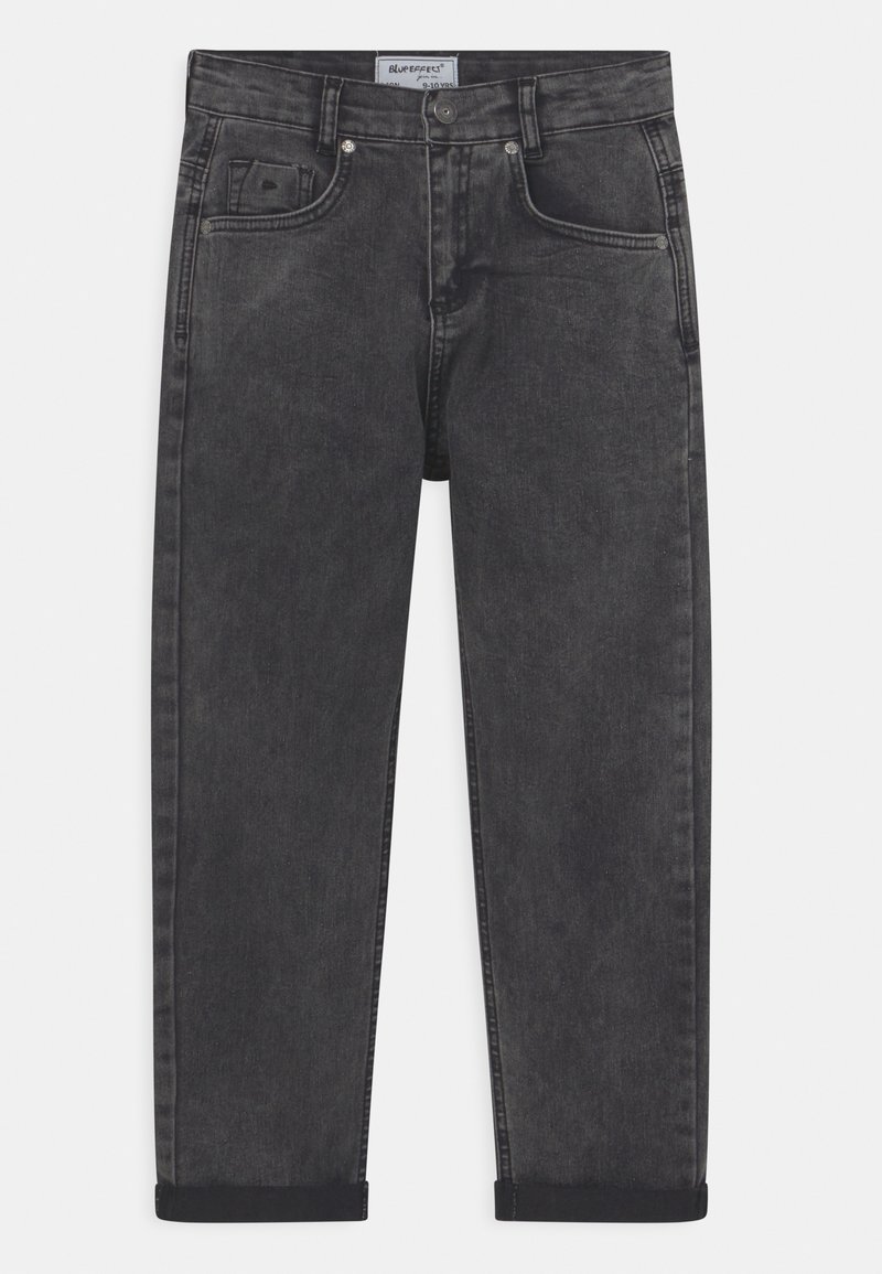 Jean noir délavé, coupe droite, avec poches avant, passants de ceinture, revers retroussés et fermeture à bouton à la taille.