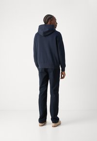 Tommy Hilfiger HOODY - Felpa - desert sky
