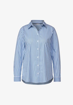 Chemise à manches longues bleu clair avec des rayures verticales blanches et bleu foncé, un col pointu, un bouton sur le devant et des manches à poignets.