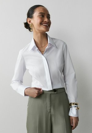 Next, REGULAR FIT - 2 PACK FITTED STRETCH ESSENTIAL LONG SLEEVE SHIRT - Hemdbluse - white
