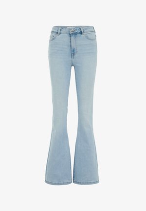 Svetlomodré, vysoké rozšírené džínsy vyrobené z denimu. Obsahujú zapínanie na prednej strane na gombík a klasický päť-pocket štýl. Hladká textúra.