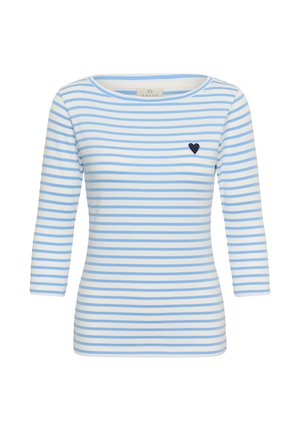 Balta un gaiši zila horizontāli svītraina krekla ar garām piedurknēm, kreisajā krūtīs izšūts mazs tumši zils sirsniņas motīvs.