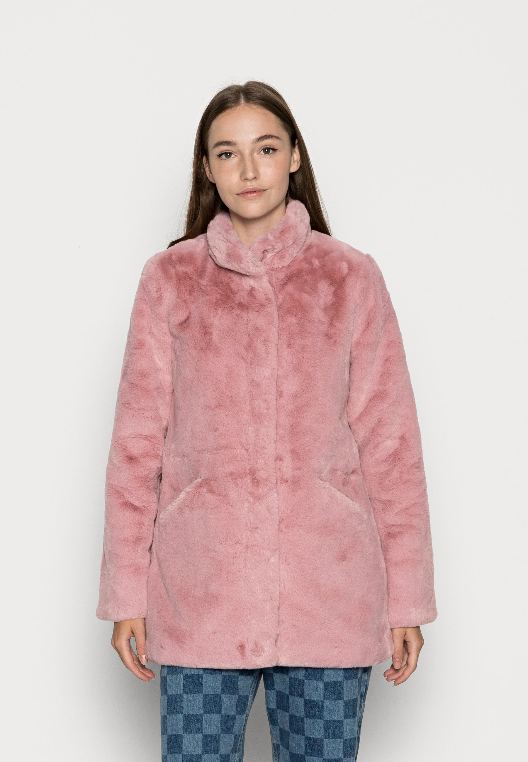 cappotto invernale rosa