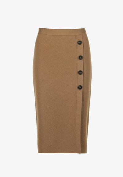 Jupe crayon marron en tissu texturé. Dotée d'une taille haute, d'une coupe ajustée et d'une ligne de boutons sur le côté avec quatre boutons noirs.
