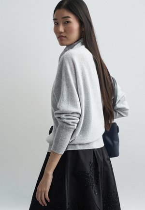 HIGH NECK SLOUCHY BATWING - Striktrøje - platinum-coloured