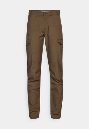 Bruine cargo broek gemaakt van een stevig materiaal, met zijzakken en een recht model. Getextureerde afwerking met riemlussen.
