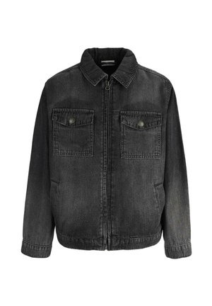 Czarna kurtka dżinsowa z przednim zamkiem błyskawicznym, dwoma klapowymi kieszeniami na piersi z guzikami oraz kieszeniami bocznymi, wyposażona w klasyczny kołnierz i długie rękawy.