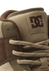 DC Shoes MANTECA - Vysoké tenisky - dml dk choc military