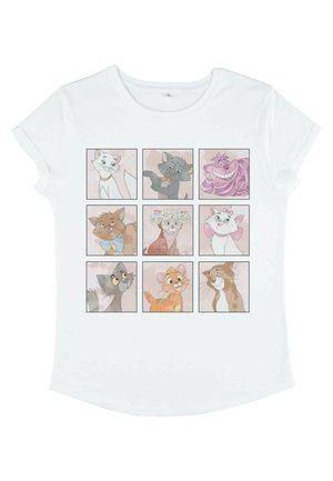 T-shirt bianco a maniche corte con un collage di gatti illustrati in formato griglia, con sfondi pastello morbidi che evidenziano ciascun personaggio.