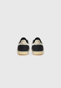 adidas Originals SAMBA UNISEX - Tenisky - core black/trace khaki/cream white