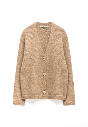 Cardigan lavorato a maglia beige con scollo a V, maniche lunghe e tre grandi bottoni lungo la parte anteriore. Tessuto spesso e texturizzato.