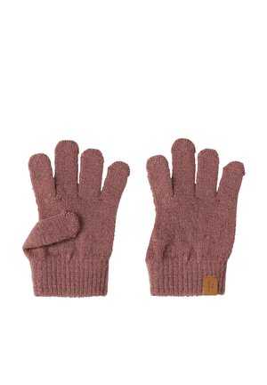 Paire de gants bordeaux tricotés avec un poignet côtelé, posés à plat avec les doigts étendus, un gant montre une petite étiquette marron.