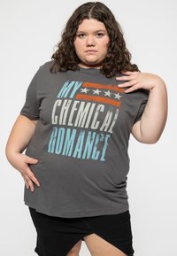 Paradiso Clothing MY CHEMICAL ROMANCE RACEWAY - Print T-shirt - charcoal
