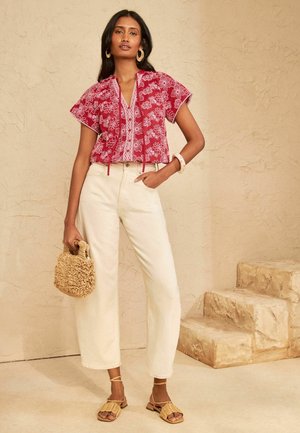 Love & Roses, FLORAL EMBROIDERED NOTCH NECK BLOUSE - Pluus - red