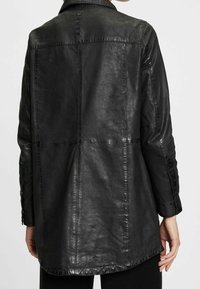 Gipsy by Mauritius Abrigo corto - black
