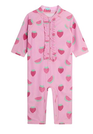 Pinkfarbiger Baby-Strampler mit langen Ärmeln und Rüschenreißverschluss vorne, verziert mit Erdbeer- und Wassermelonenprints.