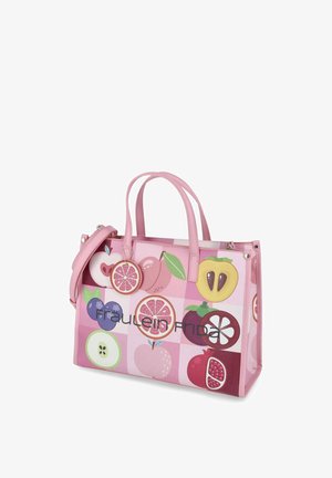 Sac tote rose avec illustrations de fruits comprenant pomme, pêche, myrtille, pamplemousse, kaki et grenade, doté de deux poignées et d'une bandoulière.