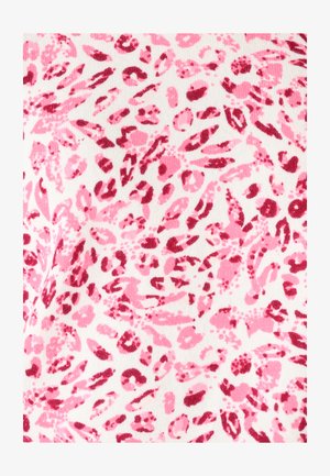 Motif floral abstrait avec des formes irrégulières éparpillées en rose foncé et rose clair sur un fond de tissu blanc.