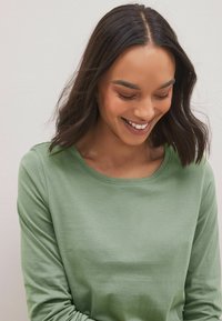 Next LONGLINE LONG SLEEVE CREW NECK TOP - Pikkade varrukatega topp - green