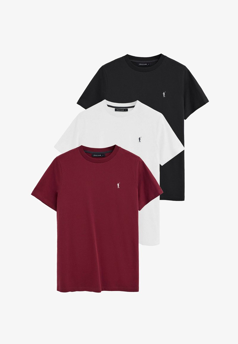 Tre t-shirt girocollo semplici in nero, bianco e bordeaux, ognuna con un piccolo logo ricamato di un giocatore di polo sul petto.